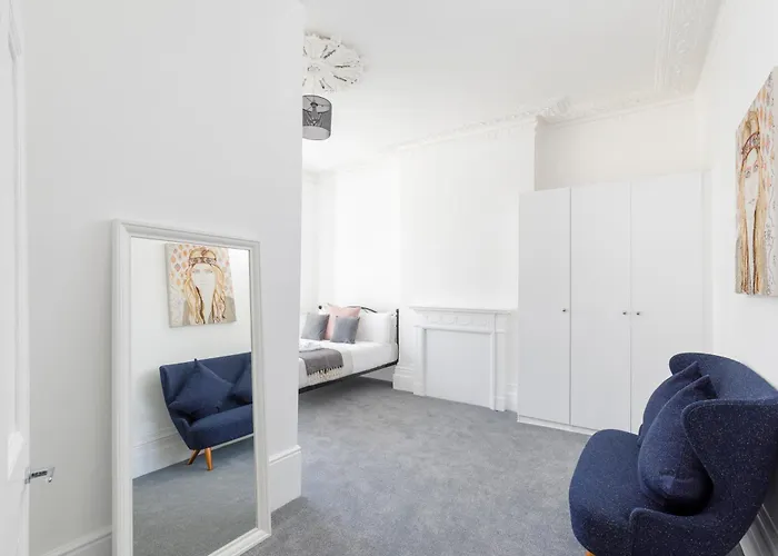 Lovely, Modern & Spacious 1-Bed Flat Central Hove
