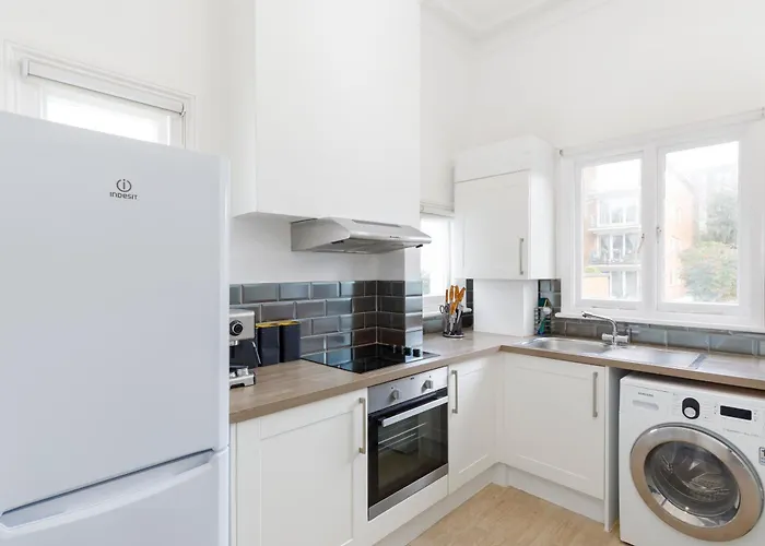 Lovely, Modern & Spacious 1-Bed Flat Central Hove
