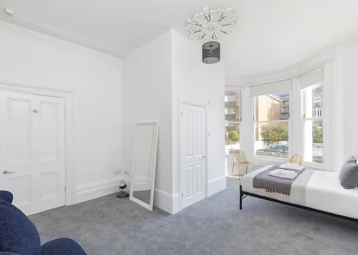 Lovely, Modern & Spacious 1-Bed Flat Central Hove