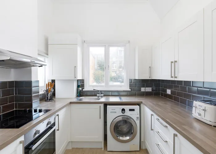 Lovely, Modern & Spacious 1-Bed Flat Central Hove