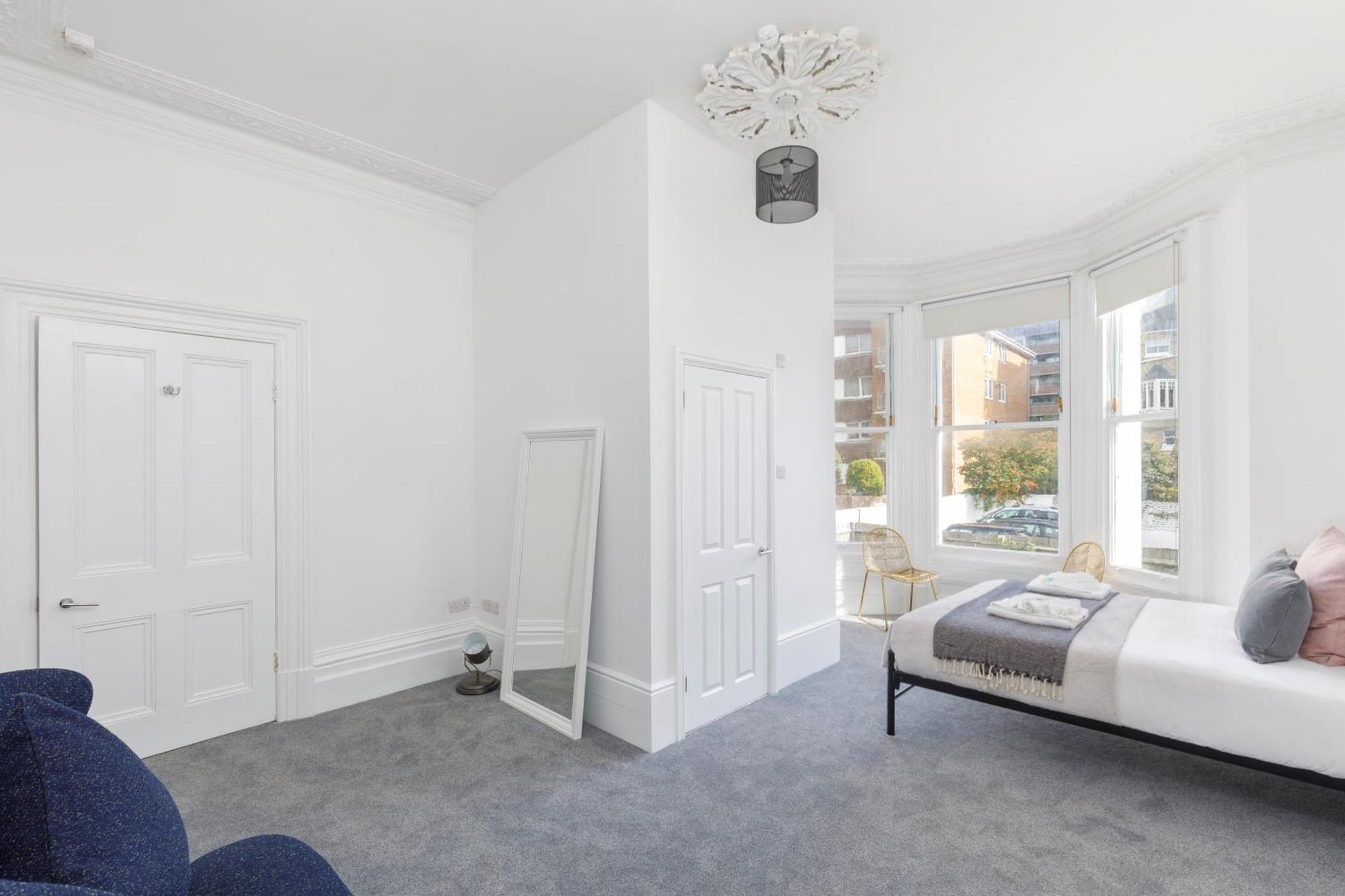 Lovely, Modern & Spacious 1-bed Flat Brighton